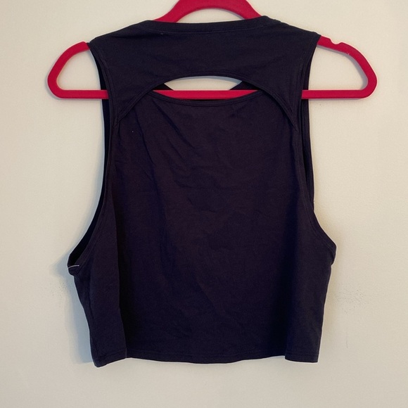 Lululemon Navy Cropped Tank Size 6 - Picture 3 of 4
